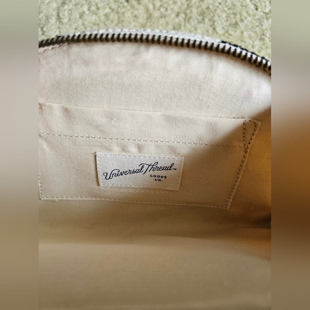 Universal Thread Cream Clutch - image 4
